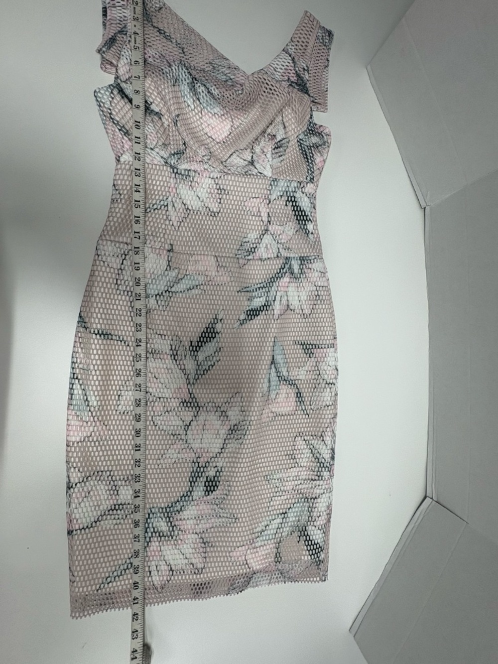 Black Halo Jackie O Floral Dress - Size 6. - Picture 9 of 16